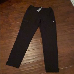 FIGS Yola scrub pants in black